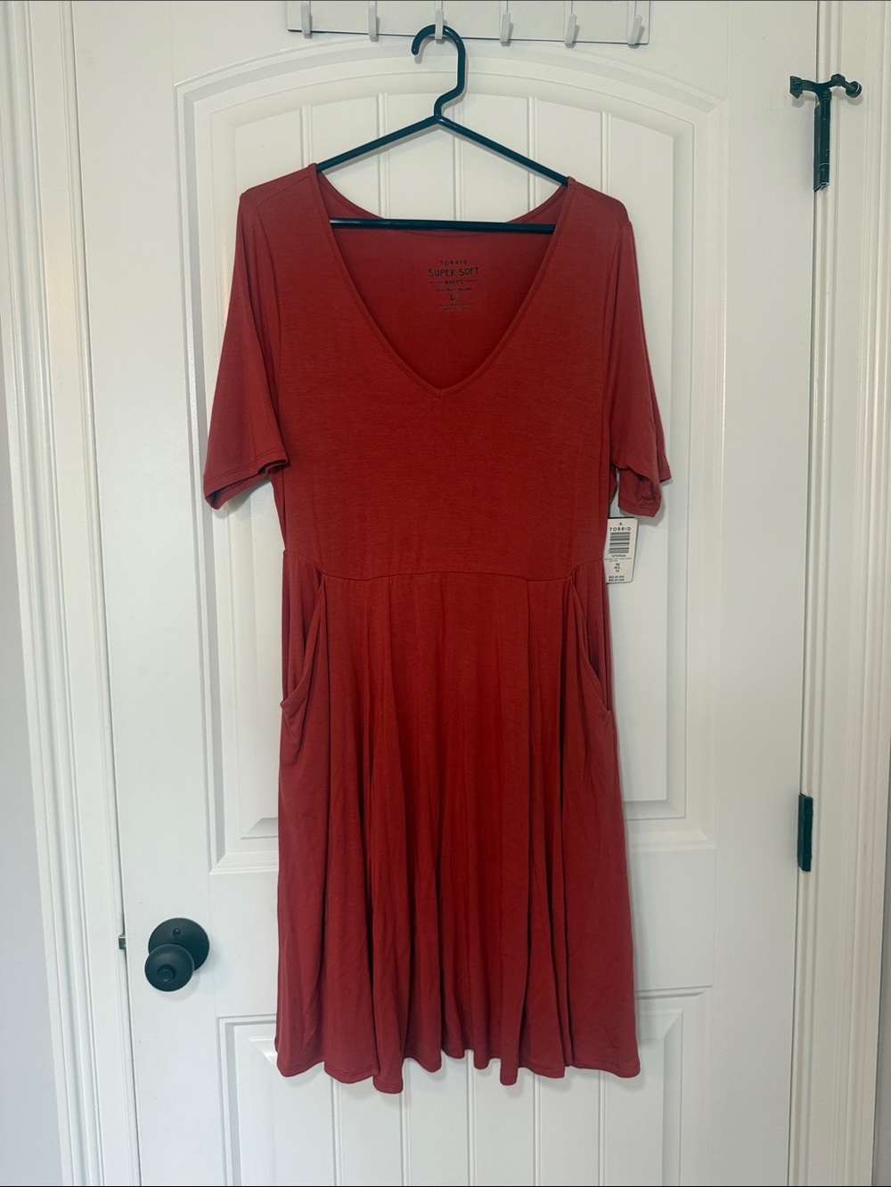 NWT Torrid Super Soft Knits Women’s Rust V-Neck Pocket Dress Size 00 M/L 10
